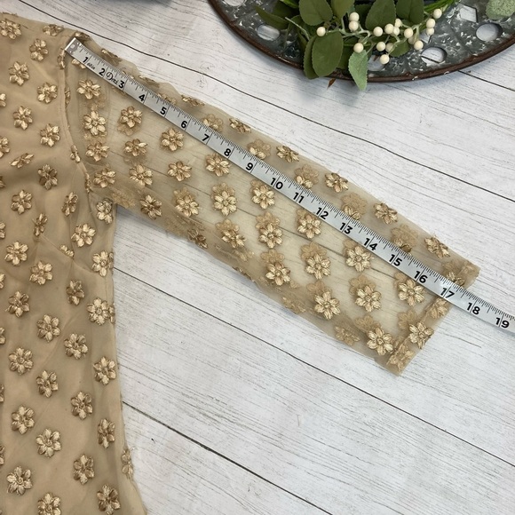 Vilagallo Embroidered Metallic Gold Blouse - Picture 7 of 12